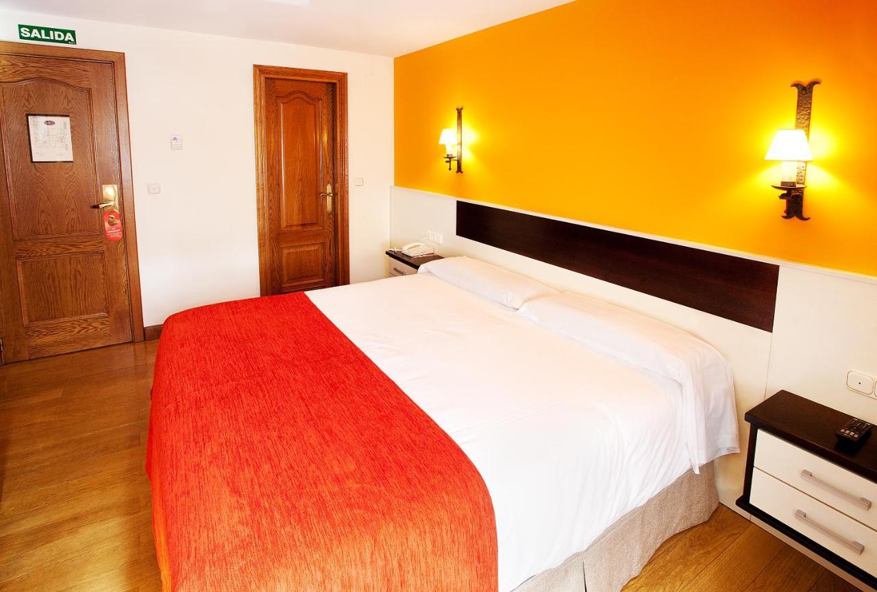 Hotel Venta De Etxalar Ngoại thất bức ảnh