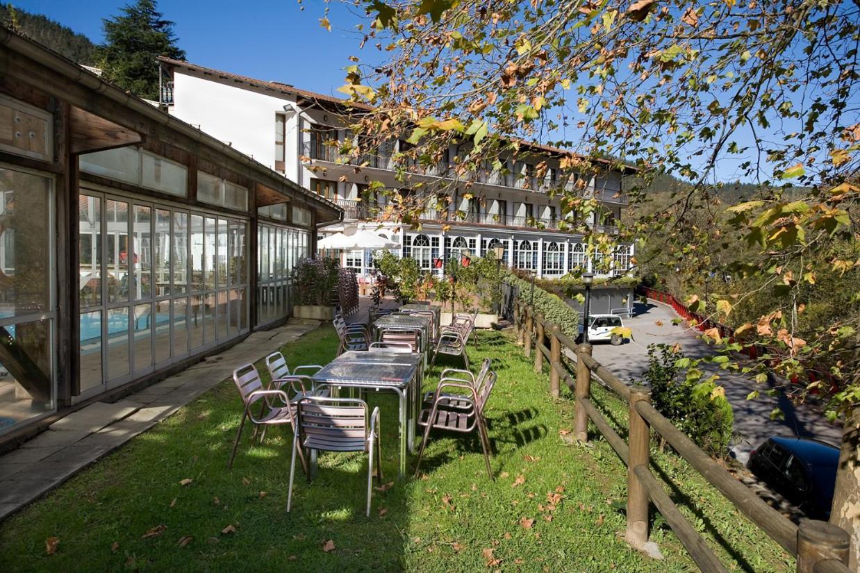 Hotel Venta De Etxalar Ngoại thất bức ảnh