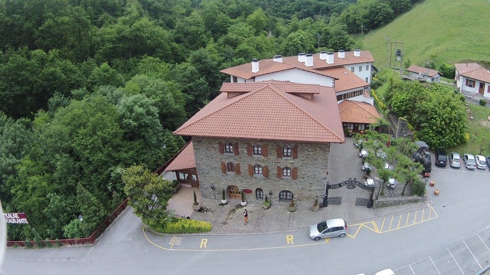 Hotel Venta De Etxalar Ngoại thất bức ảnh