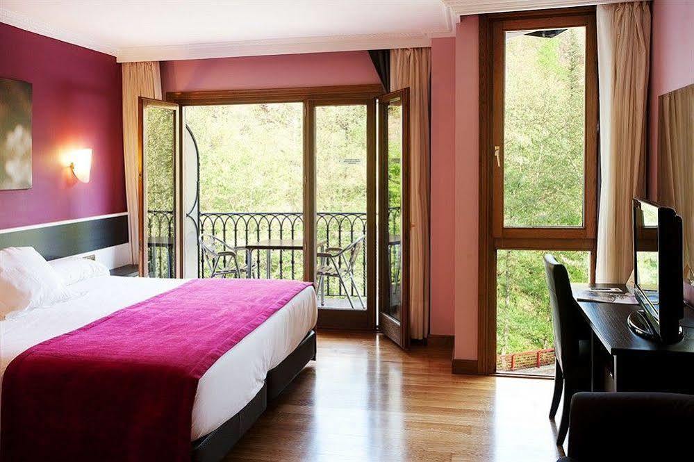 Hotel Venta De Etxalar Ngoại thất bức ảnh