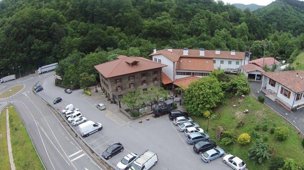 Hotel Venta De Etxalar Ngoại thất bức ảnh