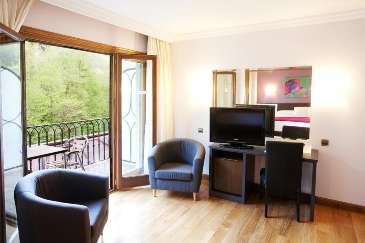 Hotel Venta De Etxalar Ngoại thất bức ảnh